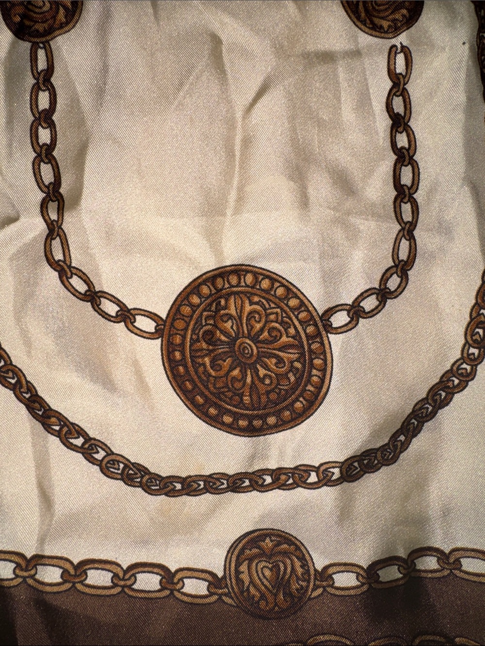 Elegant Cream & Brown Chain Motif Women's Scarf